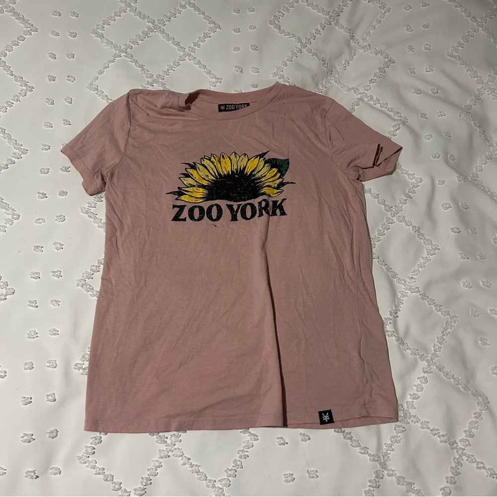pink t-shirt